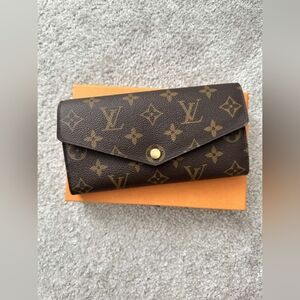 Louis Vuitton Sarah Wallet